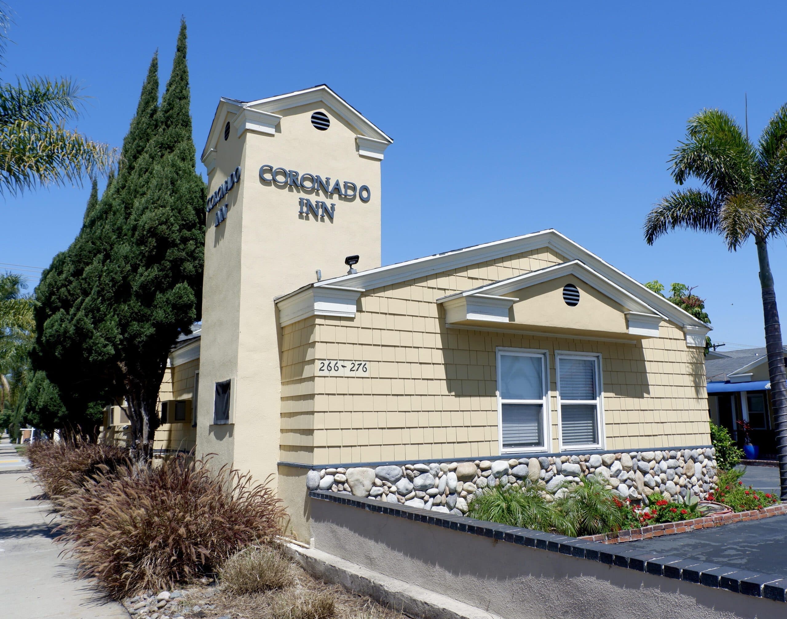 Coronado Inn exterior